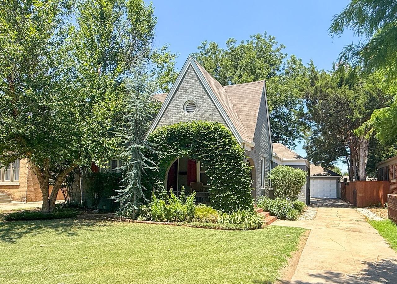 3121 Nw 22nd St - Photo 3 of 36