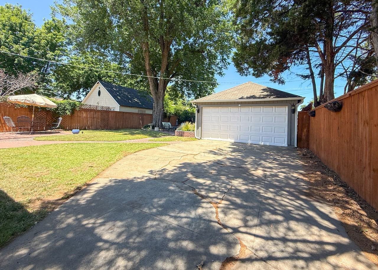 3121 Nw 22nd St - Photo 6 of 36