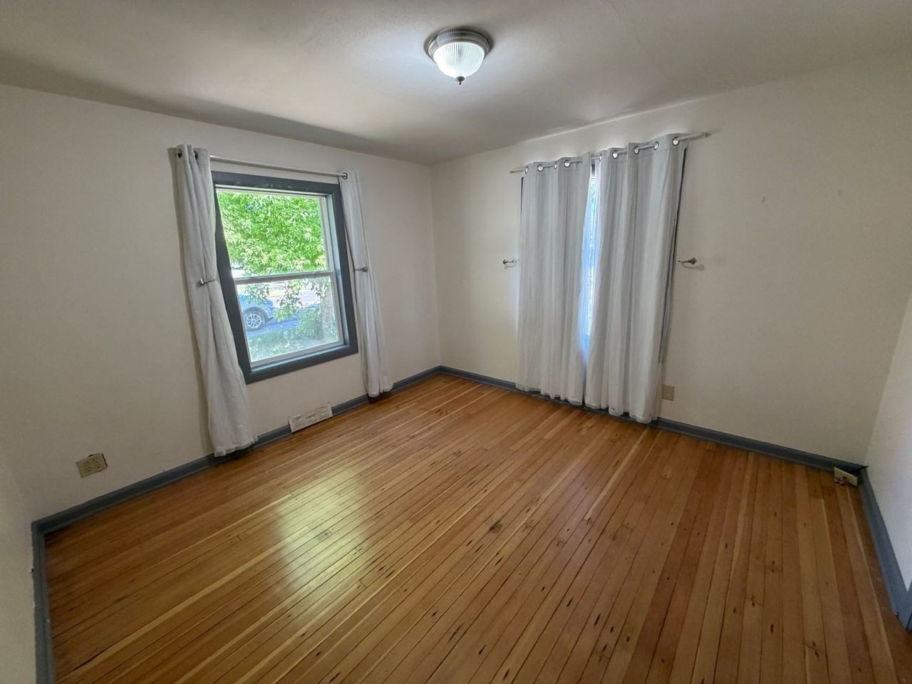 1902 E Garfield St - Photo 4 of 13