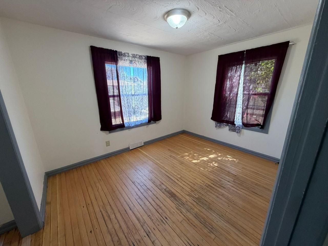 1902 E Garfield St - Photo 5 of 13