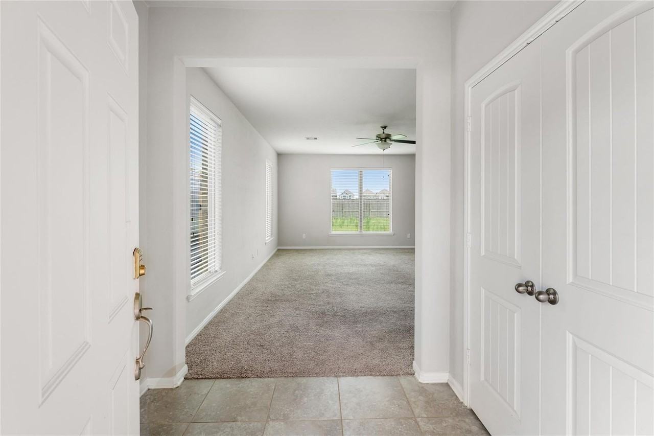 8014 Oxbow Manor Ln - Photo 3 of 28