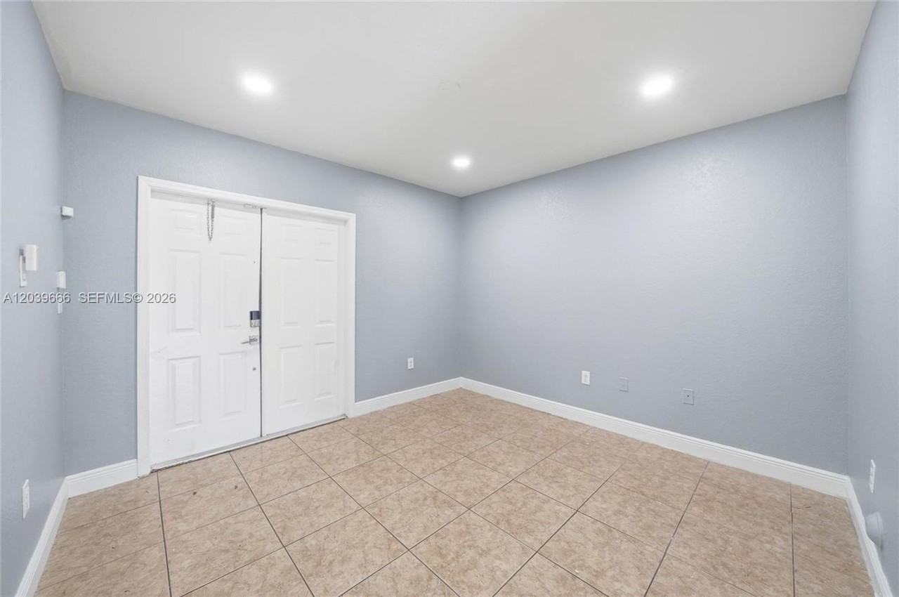 902 Sw 8th Pl - Photo 6 of 23