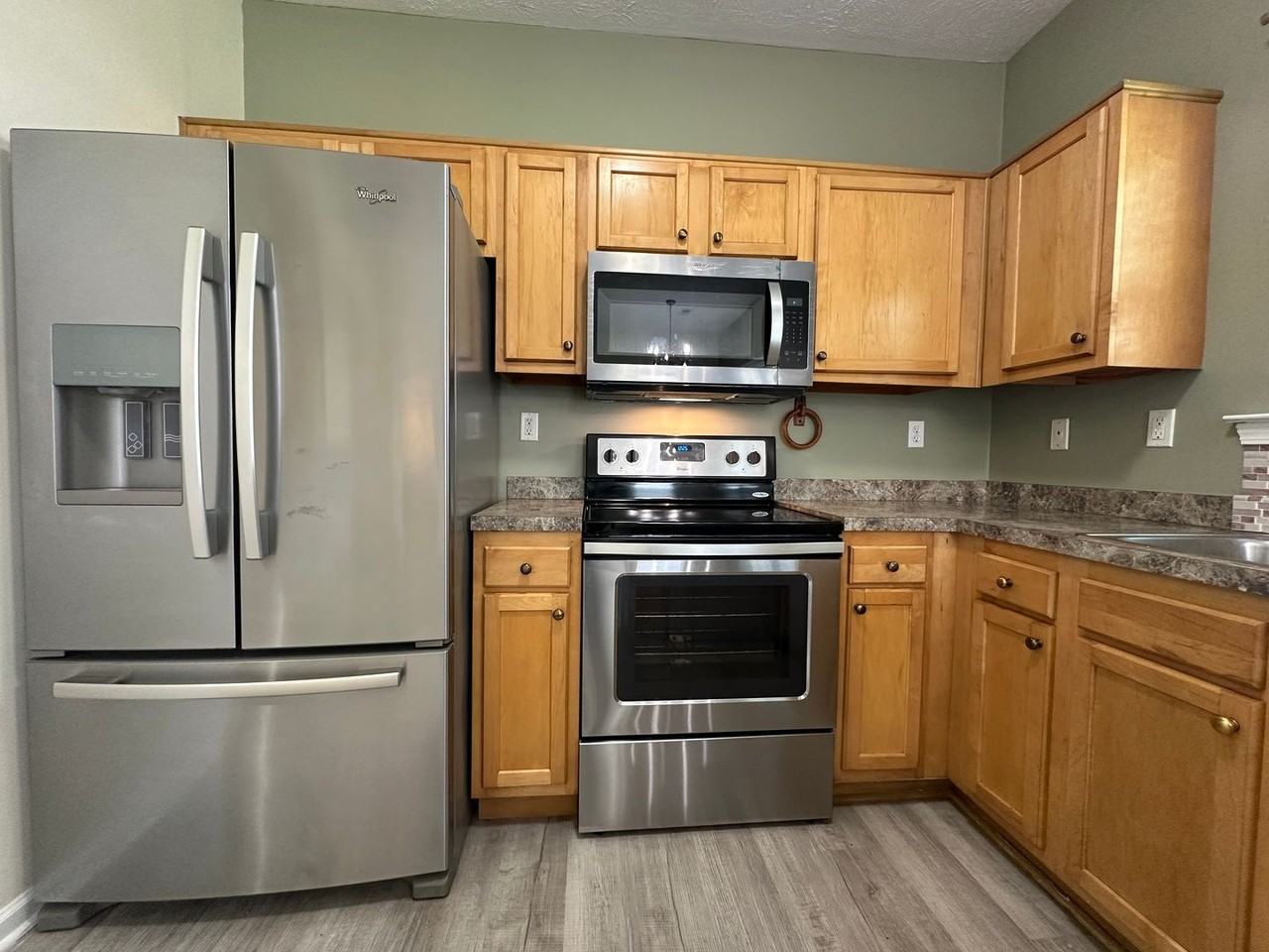 1437 Day Lily Dr - Photo 6 of 32