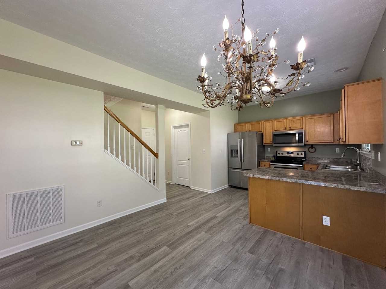 1437 Day Lily Dr - Photo 7 of 32
