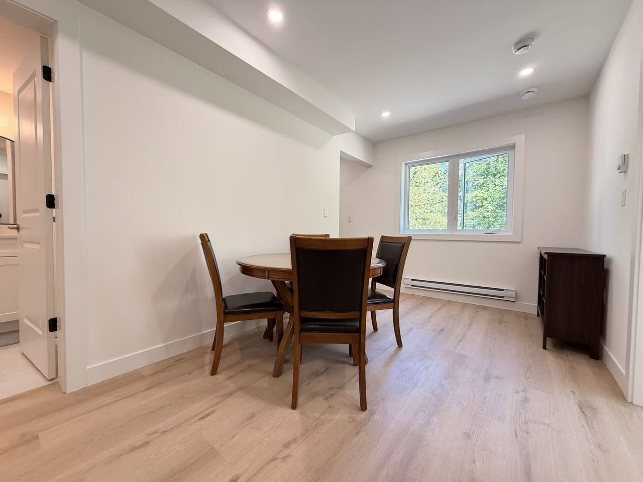 4750 Barker Crescent - Photo 5 of 13