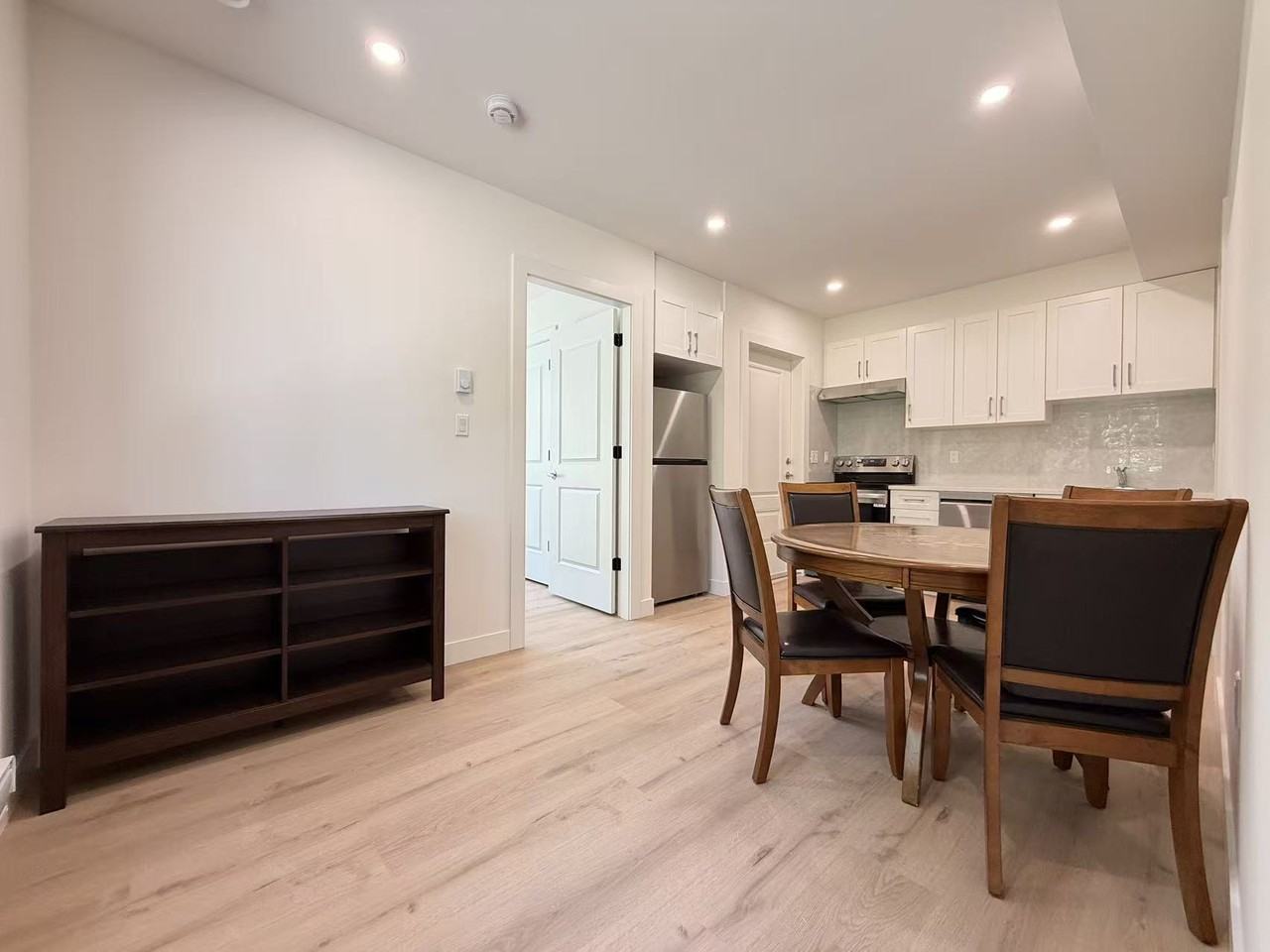 4750 Barker Crescent - Photo 3 of 13