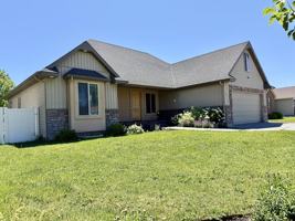featured image of 2612 Eastview Dr