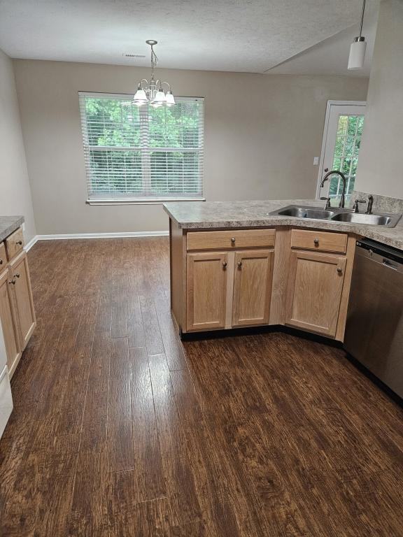 305 Dalton Ct - Photo 6 of 20