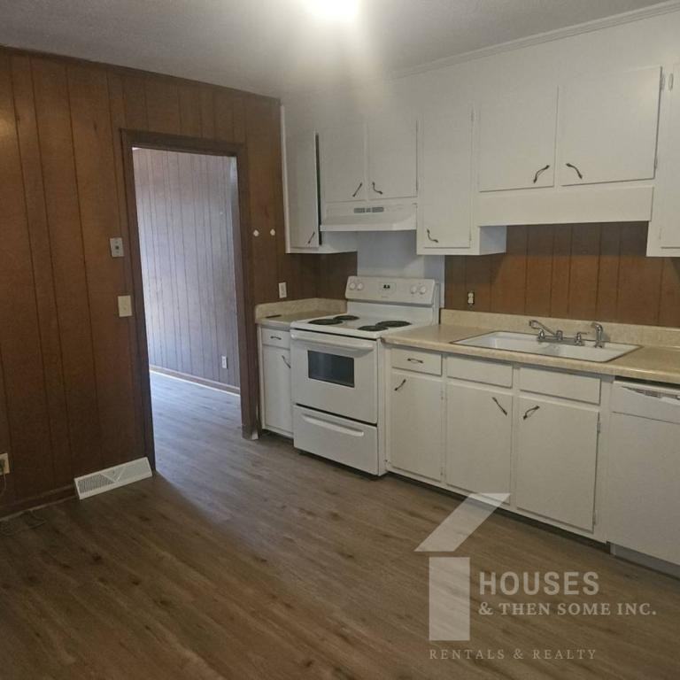 106 Batson Dr - Photo 4 of 14