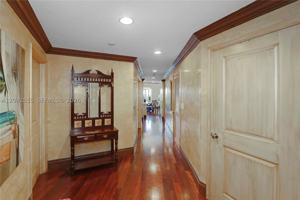 featured image of 10 Aragon Ave #1216