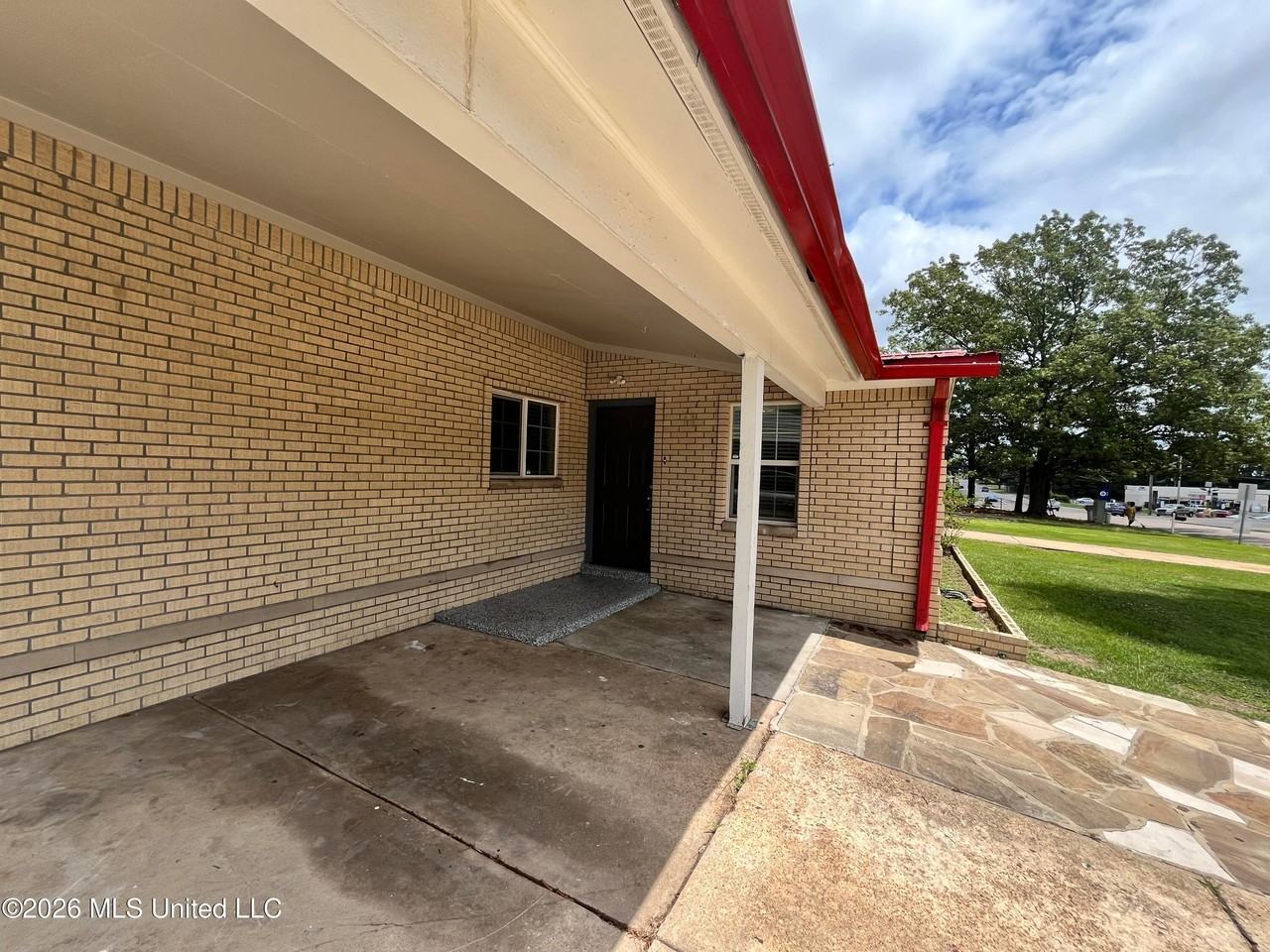 1598 Custer Dr - Photo 2 of 23