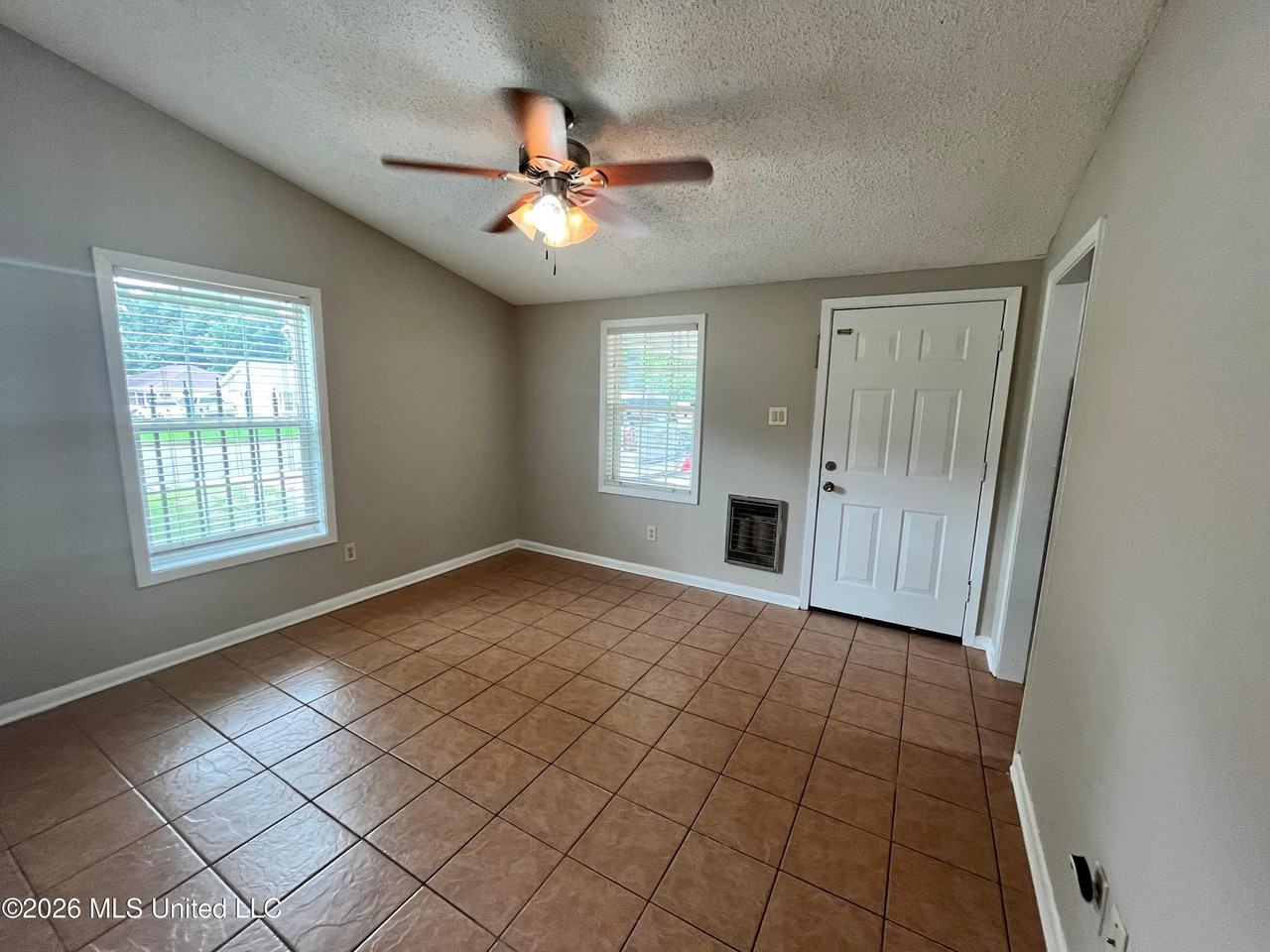 1598 Custer Dr - Photo 5 of 23