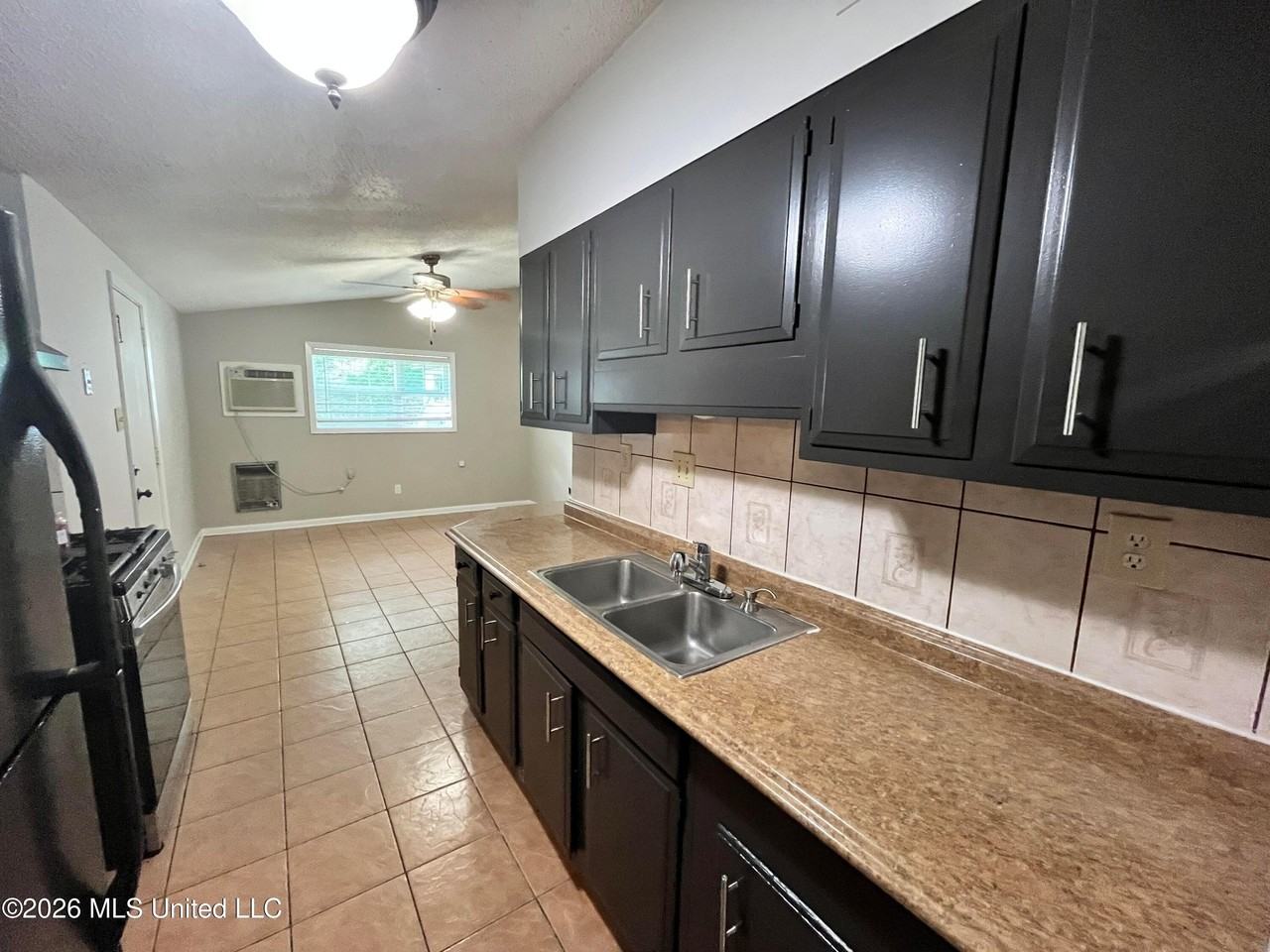 1598 Custer Dr - Photo 6 of 23