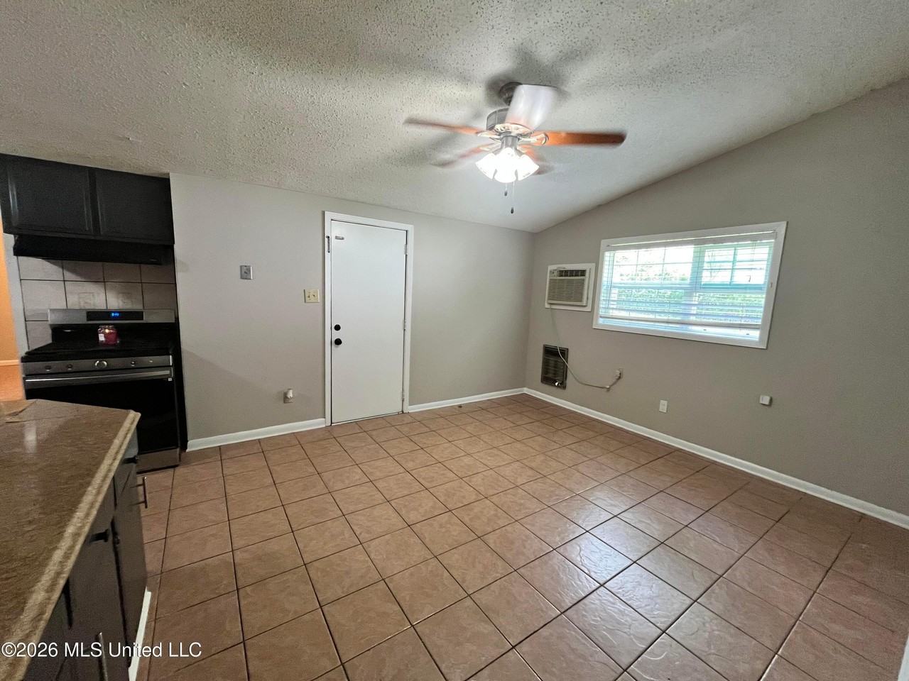 1598 Custer Dr - Photo 7 of 23
