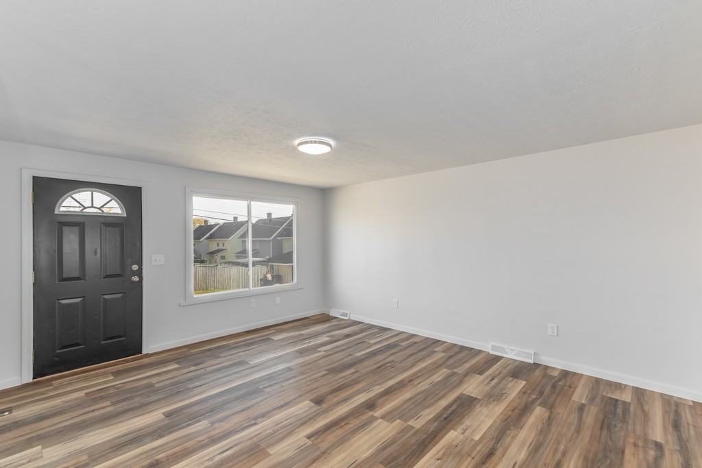 1143 Ardmore Ave Sw - Photo 6 of 15