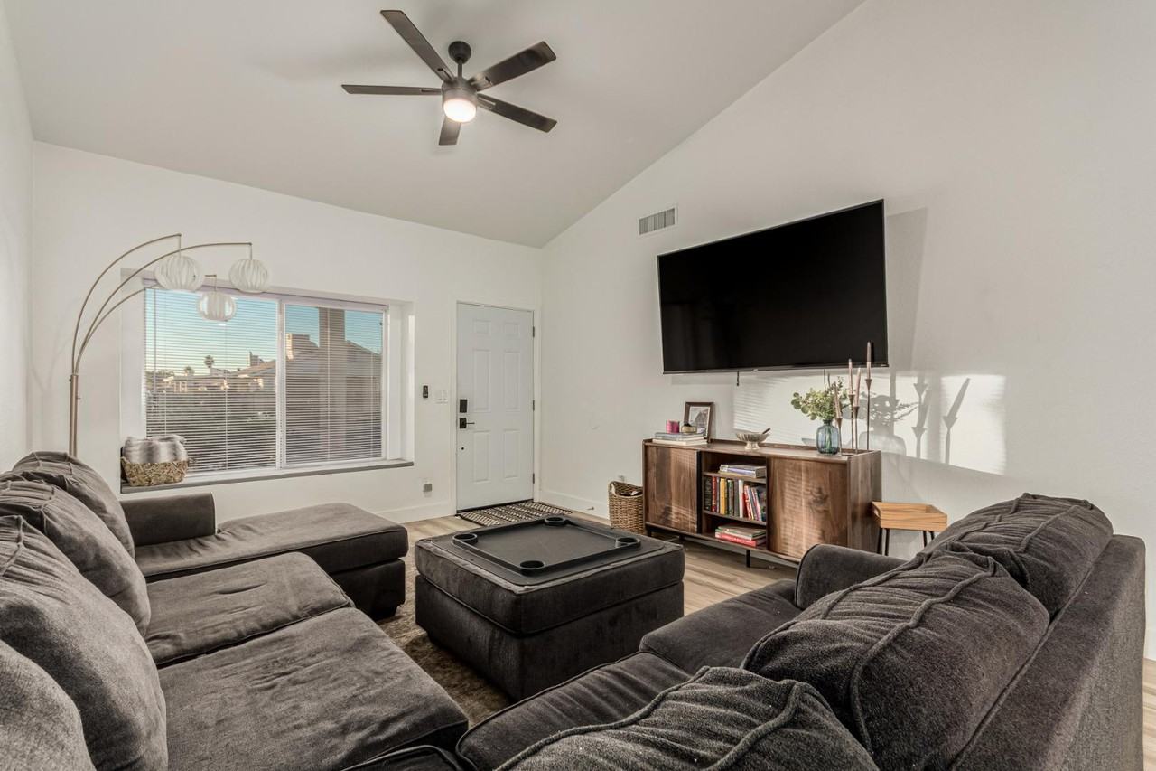 429 S Gaylord - Photo 7 of 31