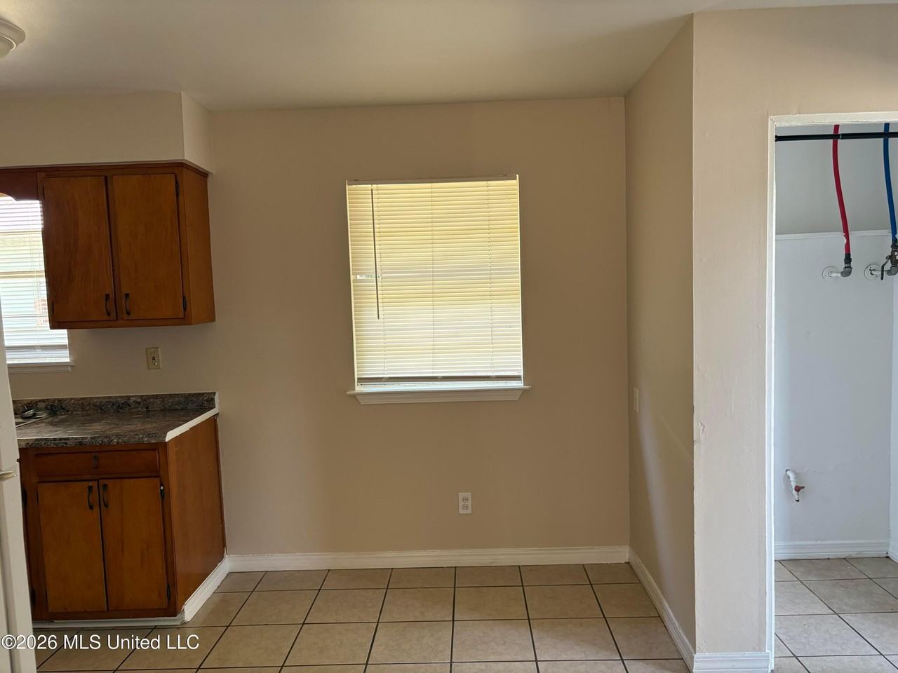 227 Linda Dr - Photo 6 of 11