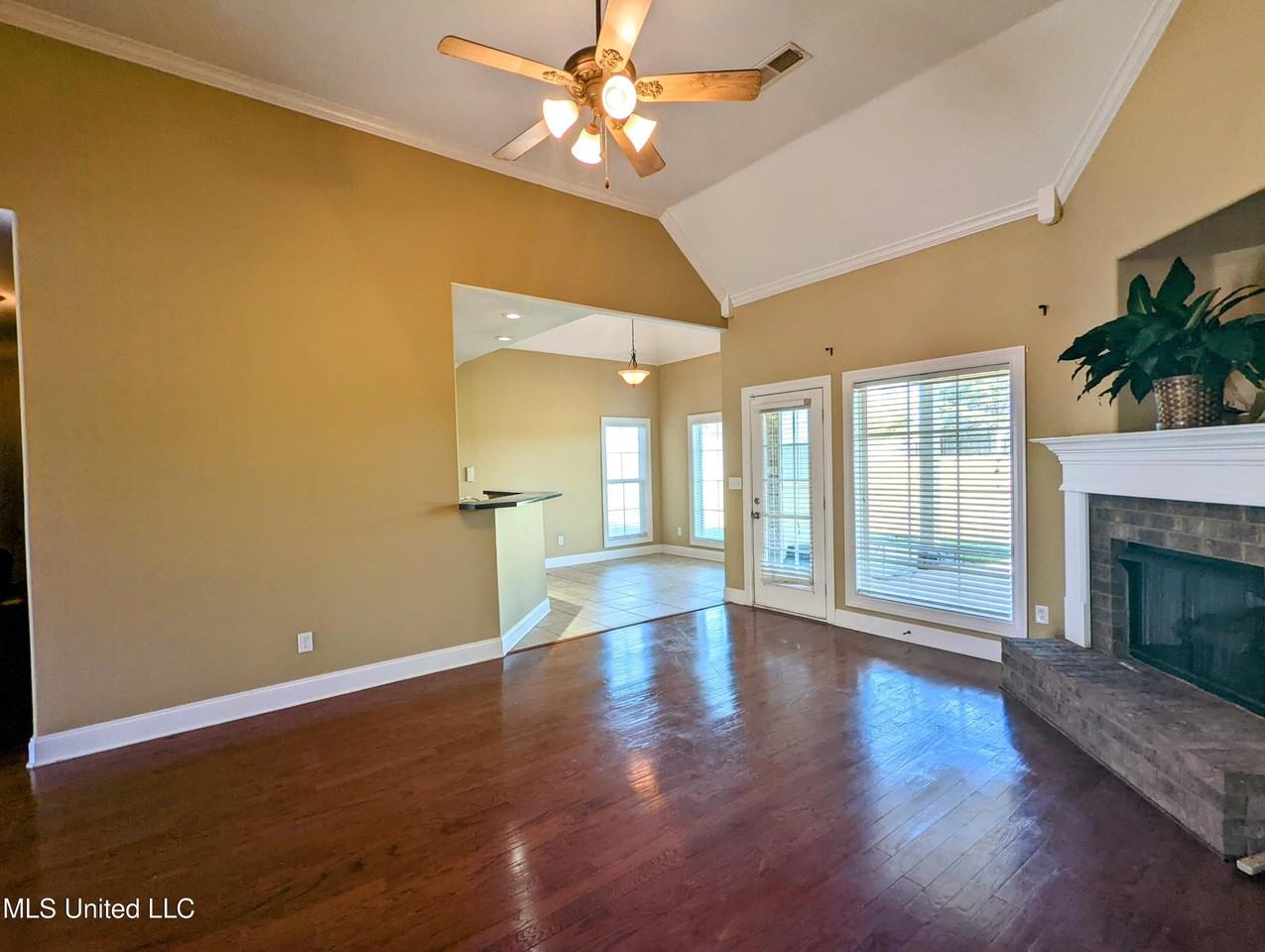 2947 Malabar Pl - Photo 4 of 22