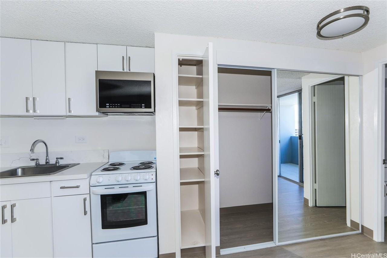 824 Kinau St #1104 - Photo 3 of 18
