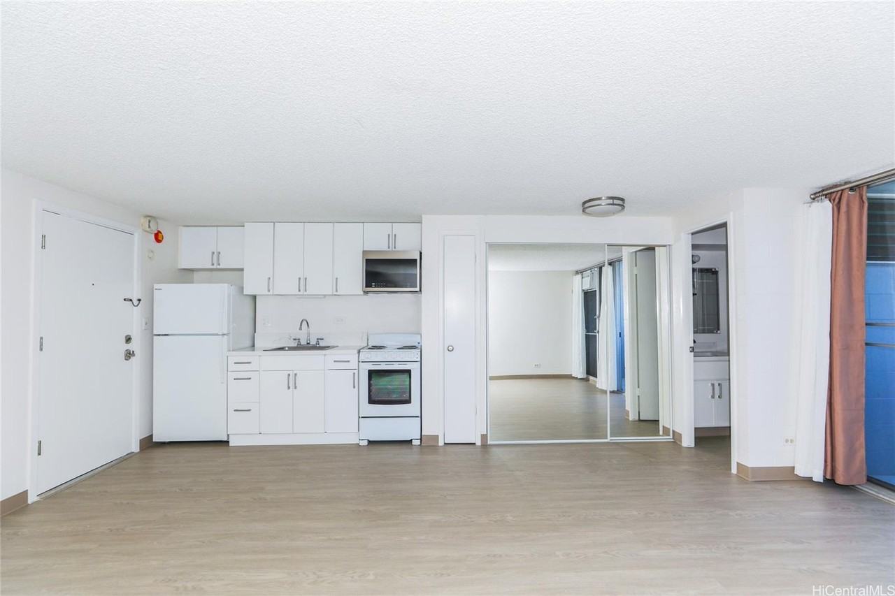 824 Kinau St #1104 - Photo 5 of 18