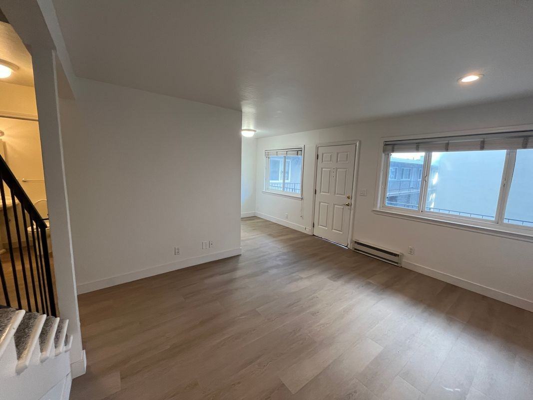 1615 Hudson St - Photo 2 of 11