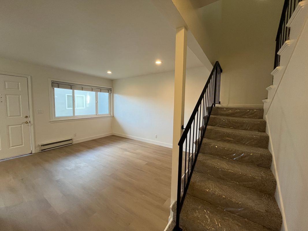 1615 Hudson St - Photo 3 of 11