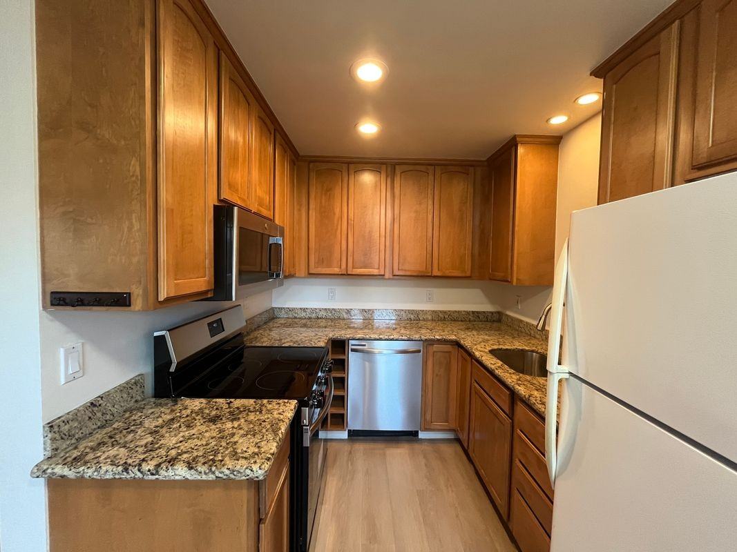 1615 Hudson St - Photo 5 of 11