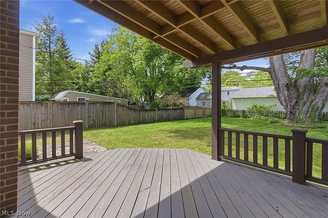 430 Canterbury Rd - Photo 3 of 19