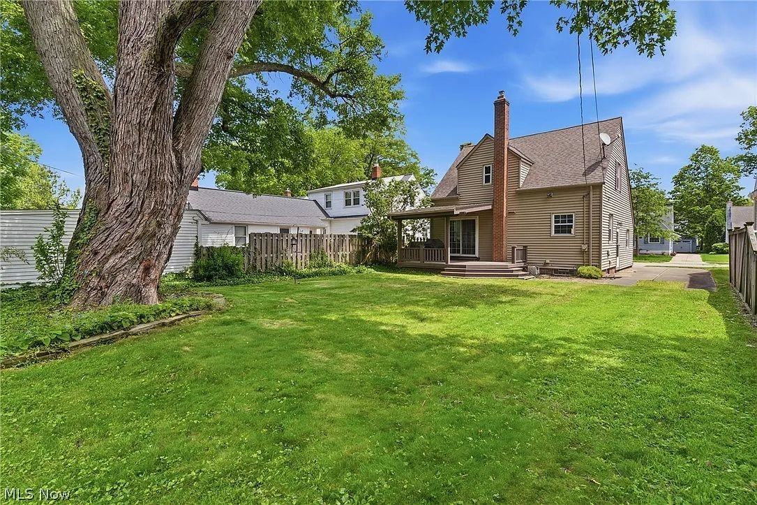 430 Canterbury Rd - Photo 4 of 19