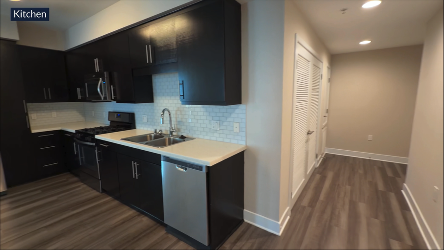 7421 Edinger Ave - Photo 7 of 20