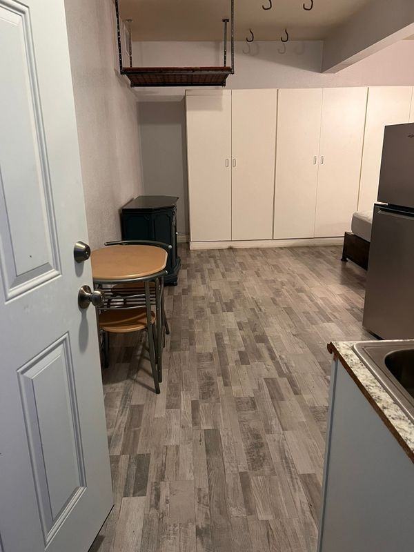 948 Martinique Dr - Photo 3 of 9
