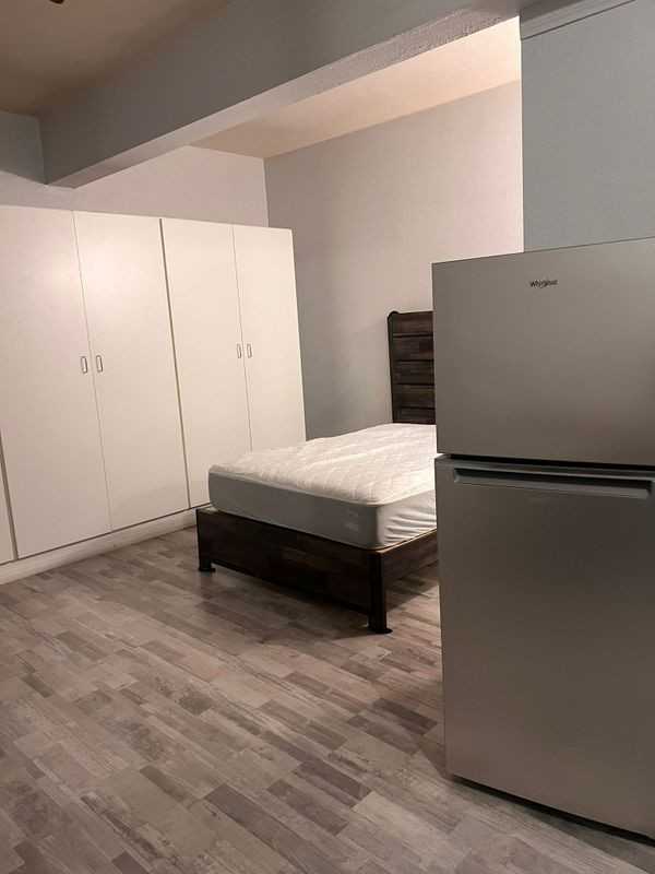 948 Martinique Dr - Photo 4 of 9