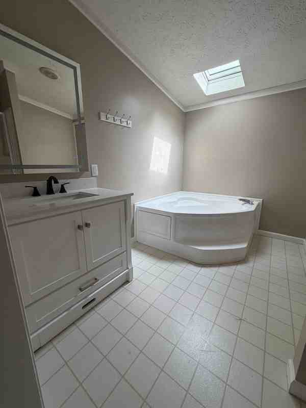 6637 S 900 E - Photo 7 of 21
