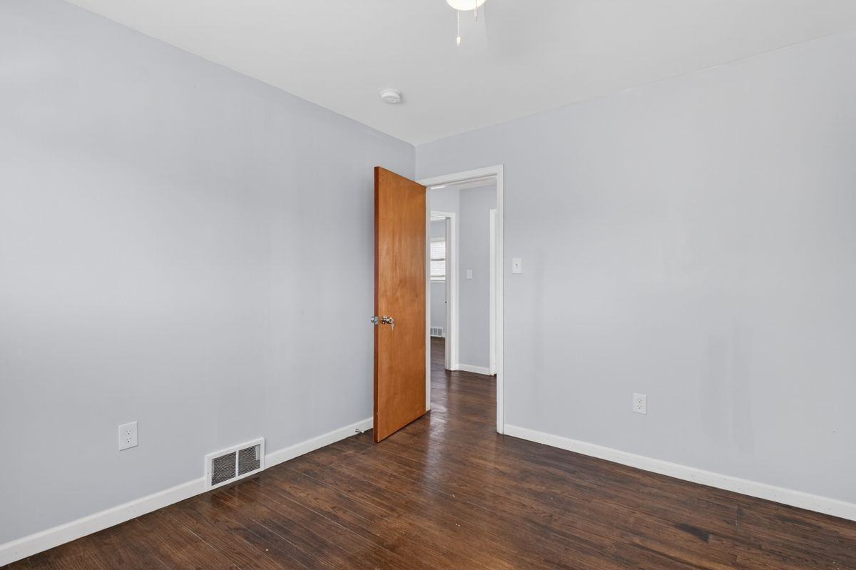 8154 Quinn St - Photo 6 of 20