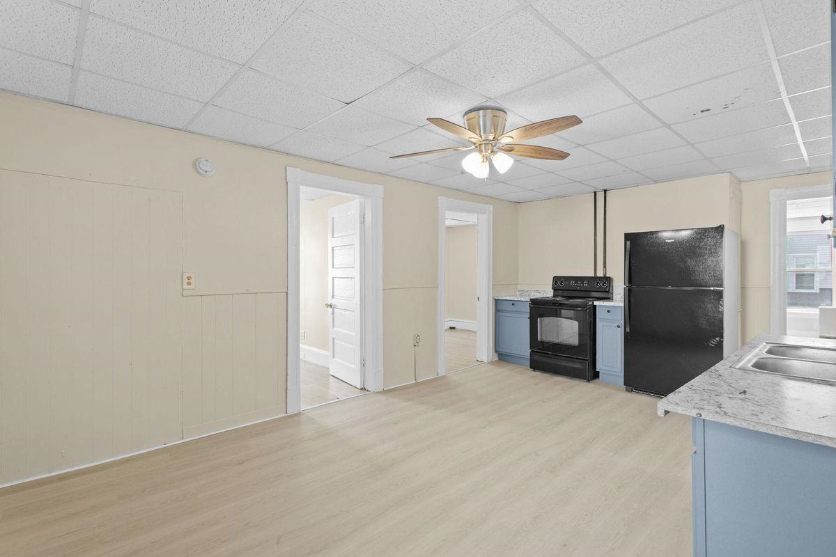 101 Putnam St - Photo 3 of 9