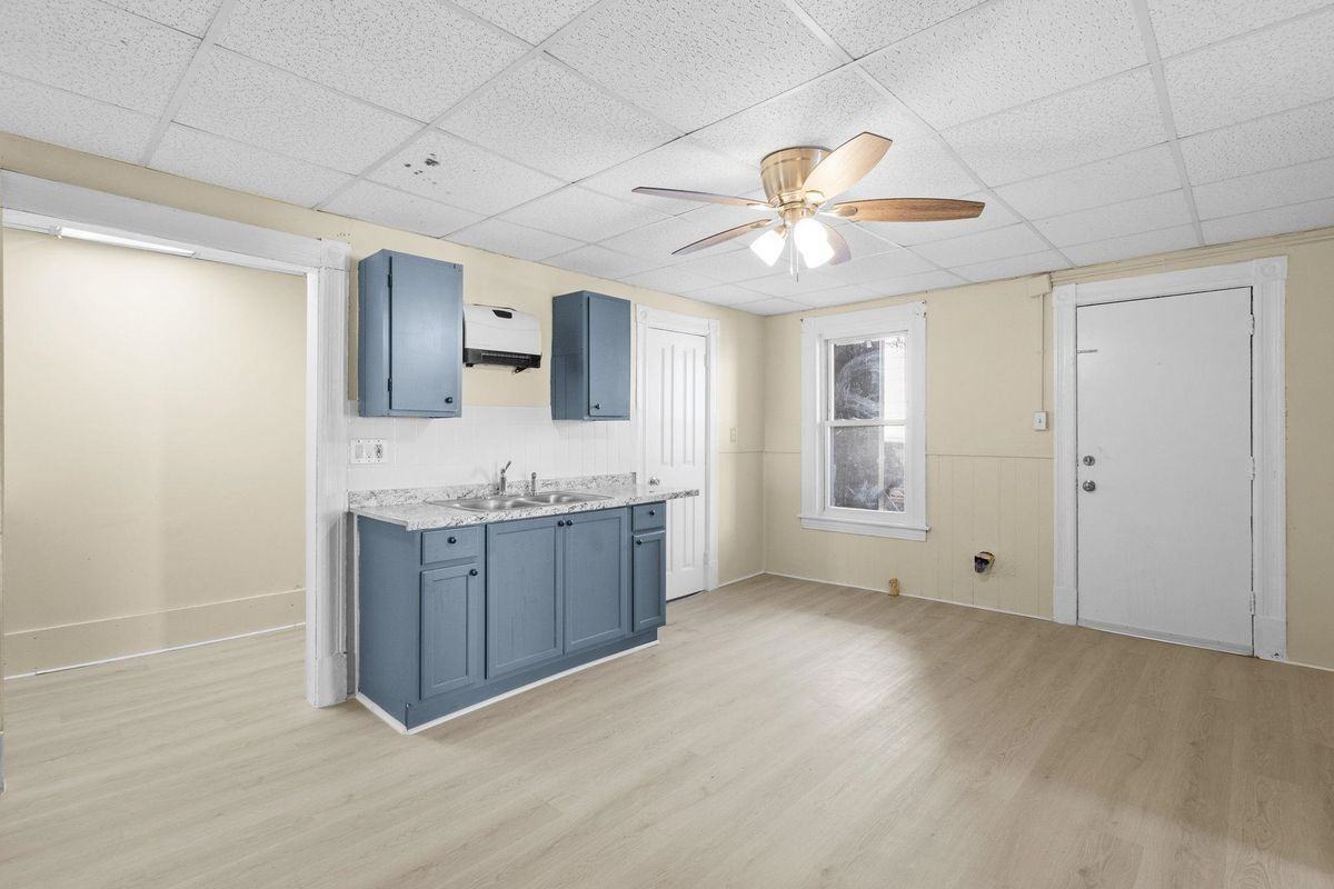 101 Putnam St - Photo 4 of 9