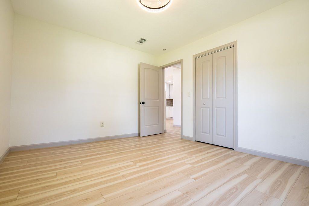 58 Hybiscus Ct - Photo 7 of 13