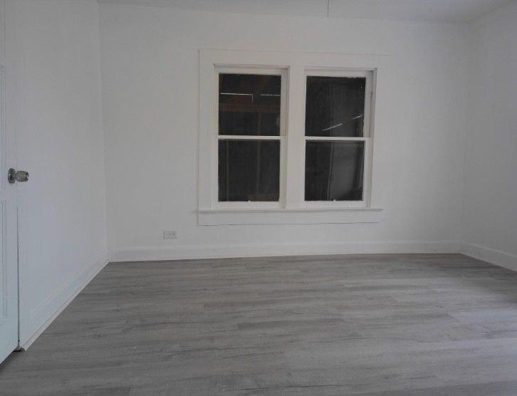 1200 Avenue A - Photo 6 of 17