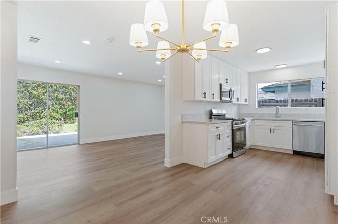 1077 Offshore St - Photo 3 of 25