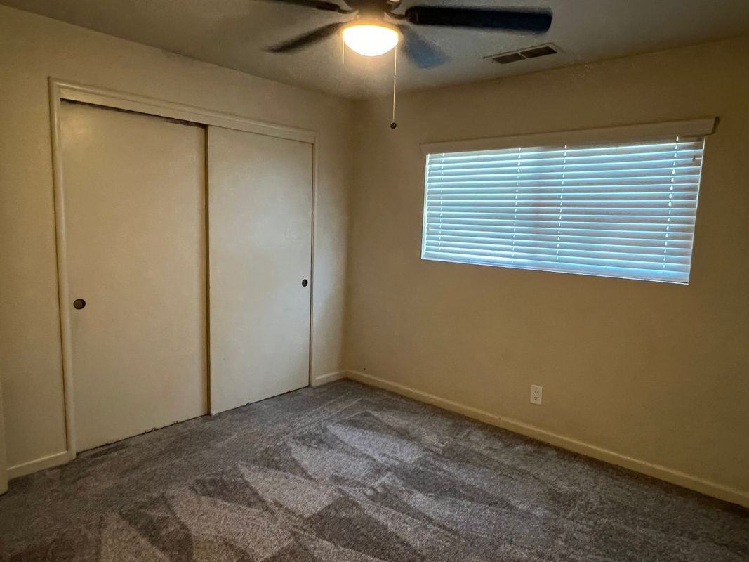 1823 W Whitendale Ave - Photo 2 of 13