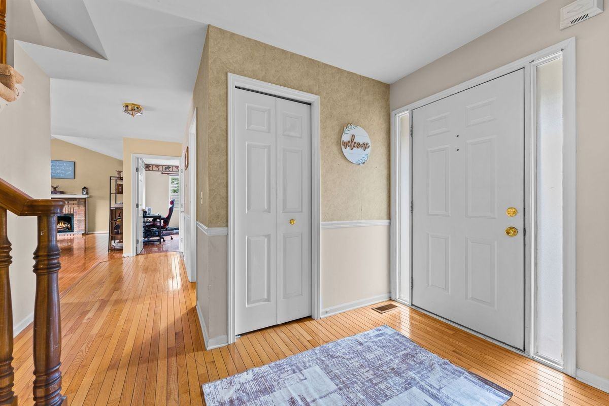 4141 Crystal Creek Dr - Photo 3 of 37
