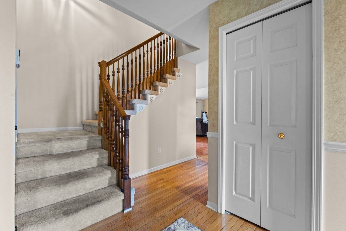 4141 Crystal Creek Dr - Photo 5 of 37