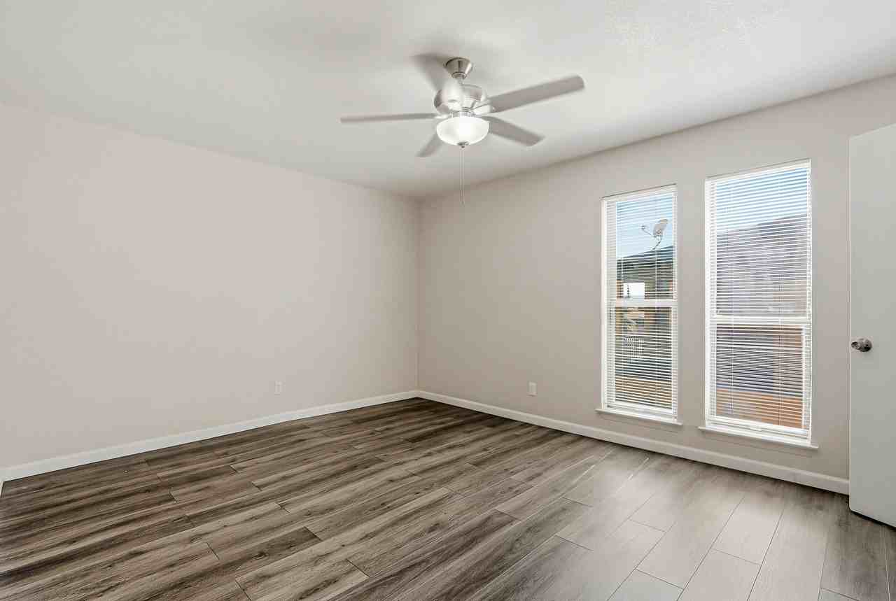 10604 Springwood Dr #D - Photo 6 of 24