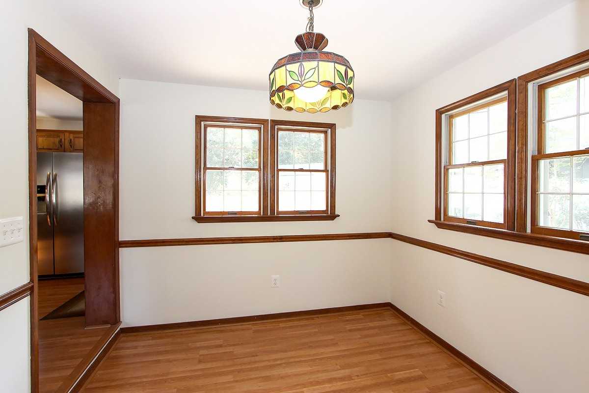 2204 Luzerne Ave - Photo 4 of 17