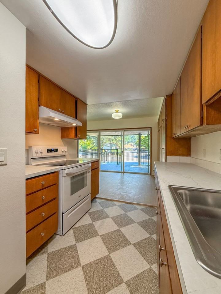 Kingcity Apartments - Photo 5 of 50