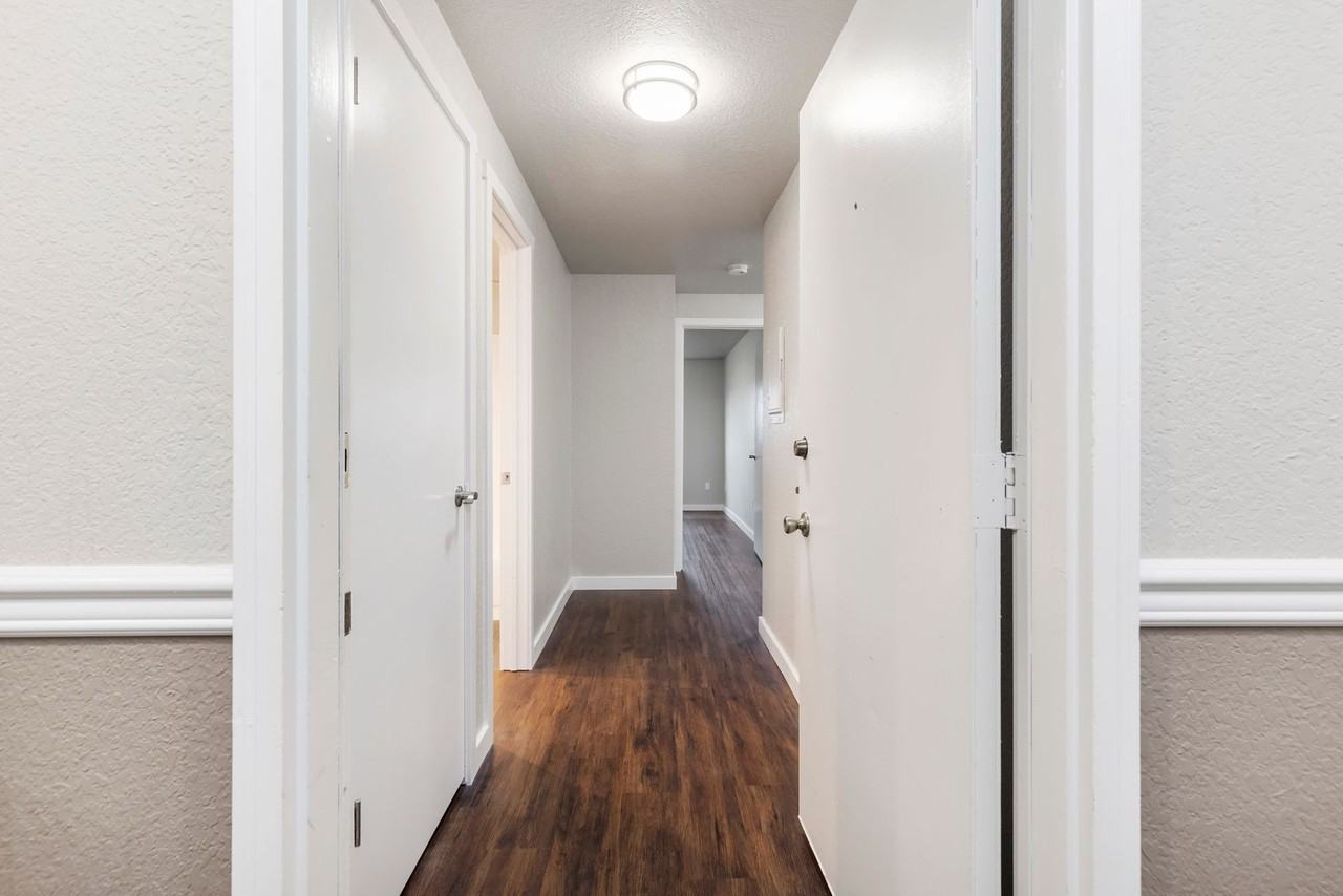 Westmont Apartments - Photo 7 of 14
