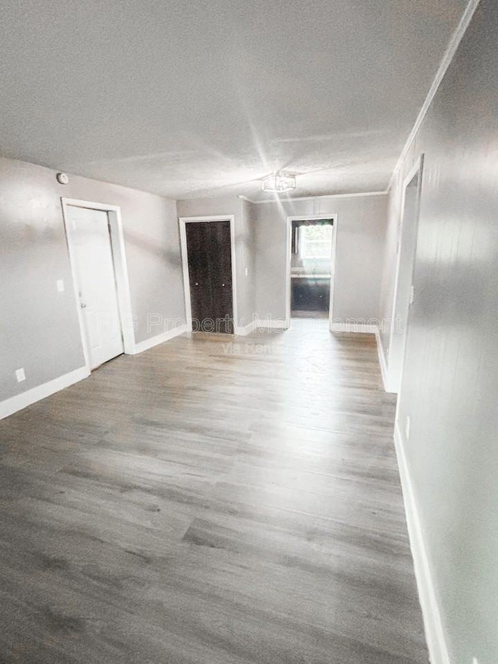 1433 Stratford Rd #1 - Photo 4 of 11