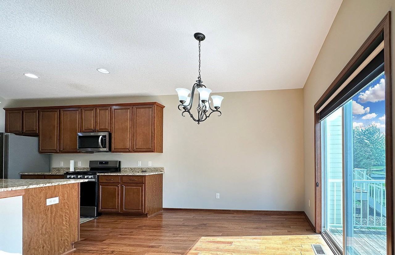 9496 Declaration Dr - Photo 4 of 21