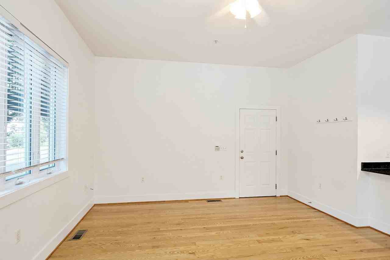 215 5th St Sw #1D - Photo 6 of 12