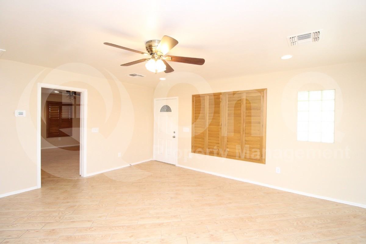 5216 E Florian Ave - Photo 6 of 19